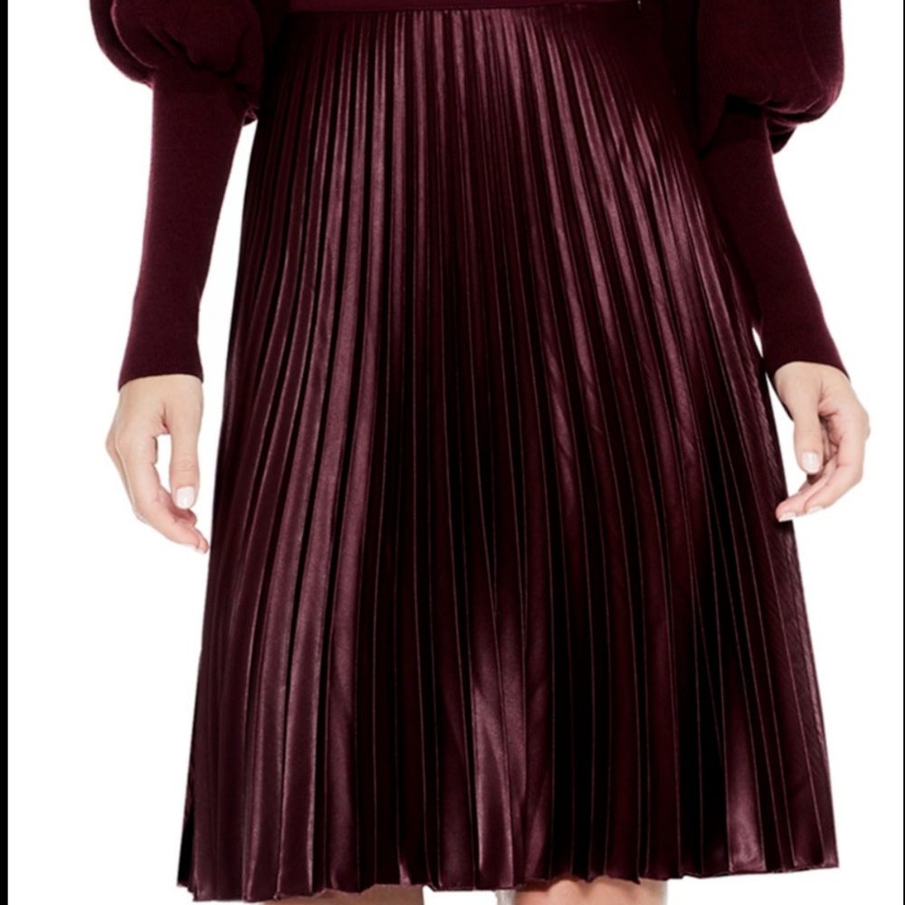 Vince-Camuto-Pleated-Skirt-Deep-Claret-10